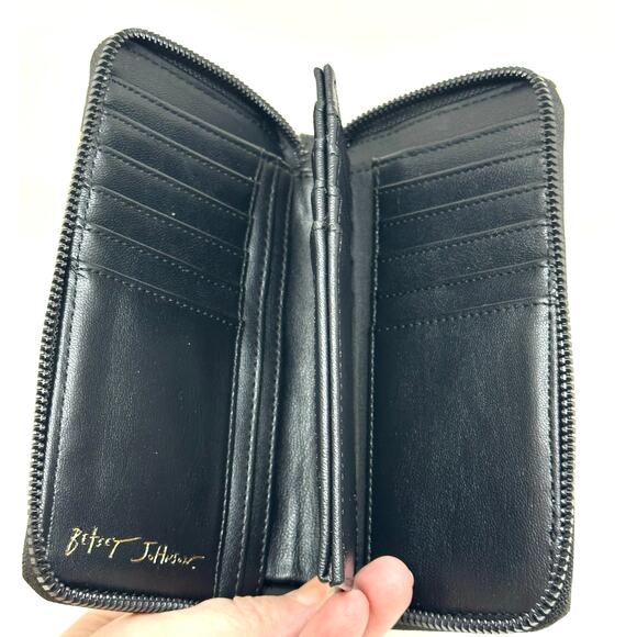 BETSEY JOHNSON Leopard Cheetah XOKARA Zip Around Wallet Clutch Black Brown NWT - Picture 3 of 3